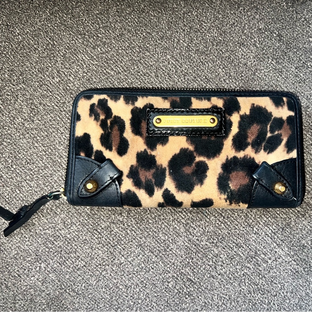 JUICY COUTURE WALLET GOOD CONDITION!